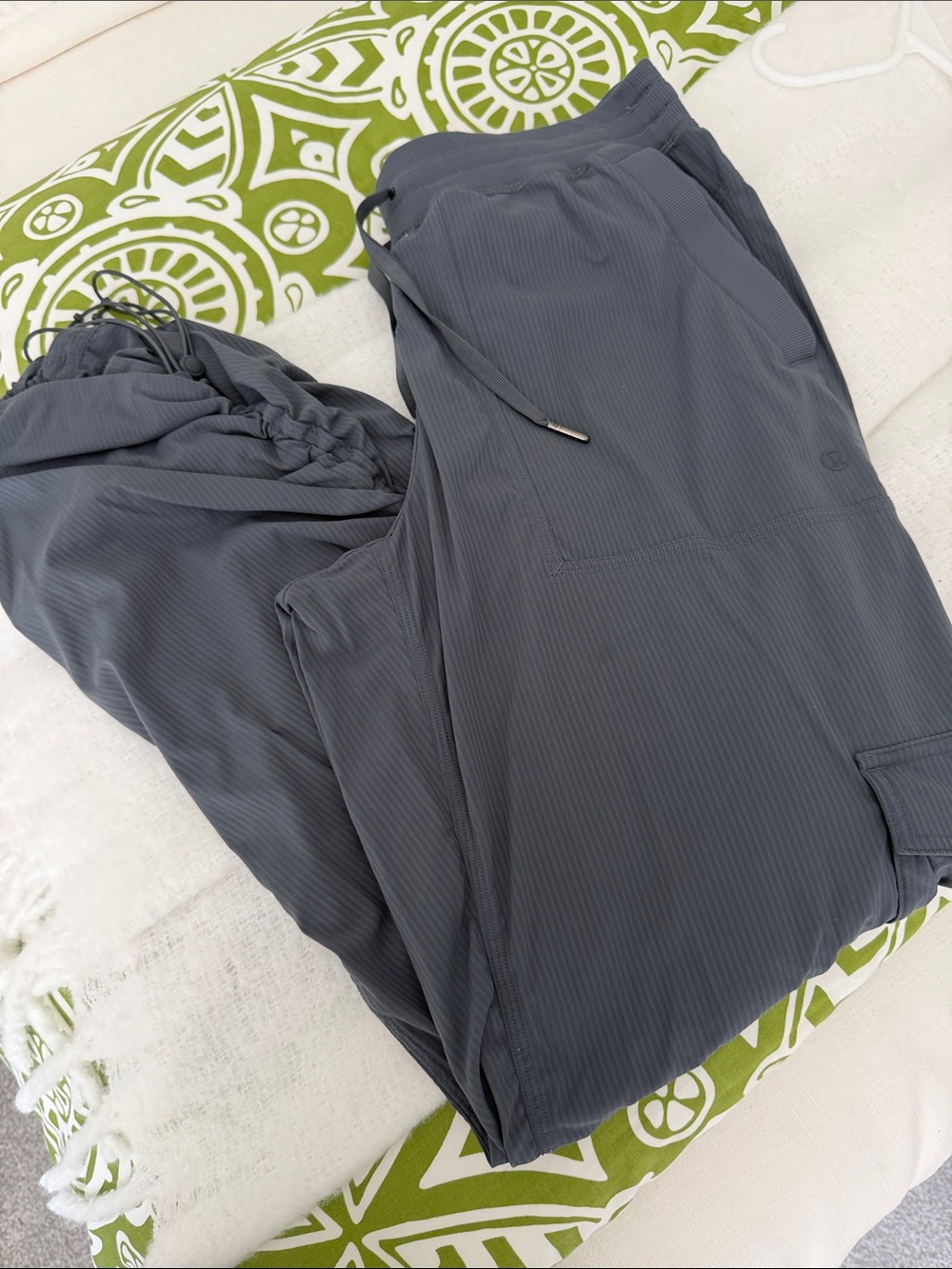 Lululemon Dance studio relaxed fit mid rise joggers   Size M